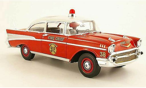 Chevrolet Bel Air Coupe 1/18 Highway 61 1957 Fire Chief Peosta Fire Dept. modellautos