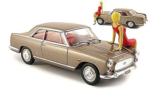Lancia Flaminia coupe 3B 1/43 Starline grau Spielwarenmesse 2008 avec Figur modellautos