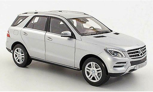 Mercedes Classe M Base 1/18 Minichamps (W166) ML grau metallisee 2011 modellautos