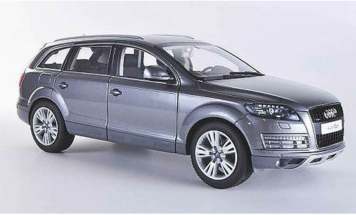 Audi Q7 suv 1/18 Kyosho grau 2009 modellautos