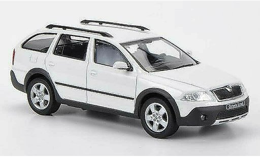 Skoda Octavia Combi 1/43 Abrex Scout weiss modellautos
