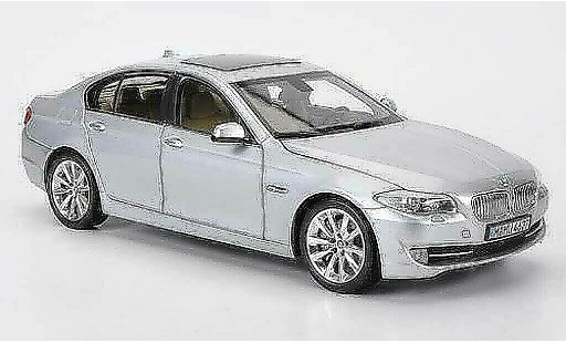 Bmw 550 F10 1/18 Welly 5er grau modellautos