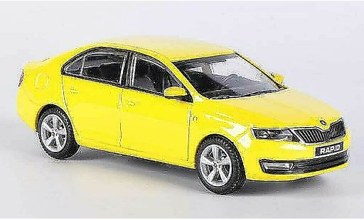 Skoda Rapid Base 1/43 Abrex gelb 2012 modellautos