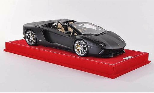 Lamborghini Aventador LP700-4 1/18 MR Collection Roadster mattschwarz modellautos