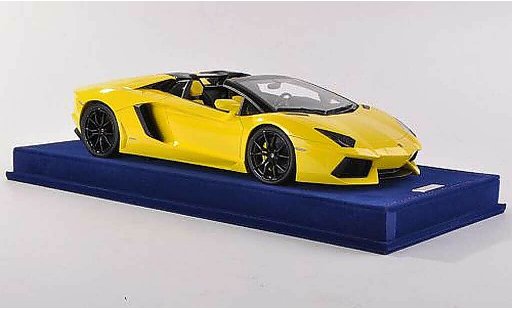 Lamborghini Aventador Roadster 1/18 MR Collection LP700-4 gelb modellautos