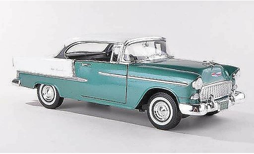 Chevrolet Bel Air Coupe 1/18 Motormax 1955 Hardtop gr&Atilde;&frac14;n/weiss modellautos