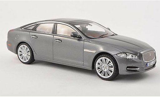 Jaguar XJ Base 1/43 IXO grau RHD 2011 modellautos