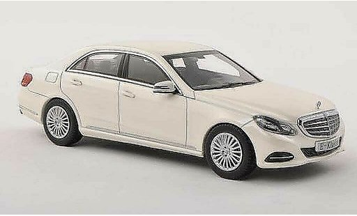 Mercedes Classe E Base 1/43 Kyosho (W212) weiss 2013 modellautos