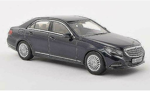 Mercedes Classe E Base 1/43 Kyosho (W212) schwarz-blau 2013 modellautos