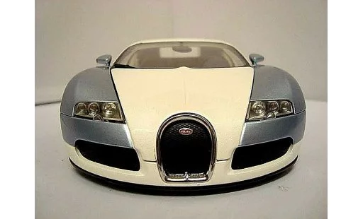 Bugatti Veyron coupe 1/18 Autoart 16.4 perle blau modellautos