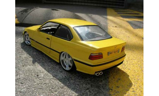 Bmw M3 coupe 1/18 Ut Models jaune E36 tuning modellautos