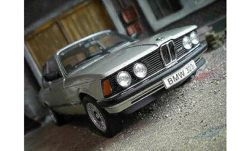 Bmw 323 coupe 1/18 Autoart e21 grau argent polaris grau 1977 modellautos
