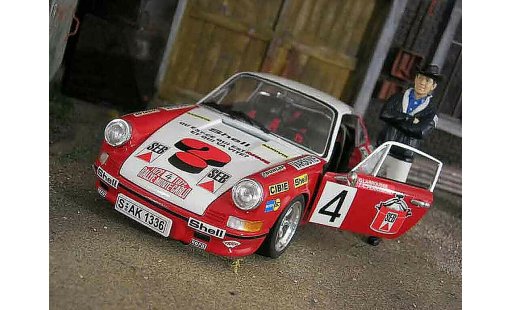 Porsche 911 2.4 1/18 Universal Hobbies monte carlo 1972 modellautos