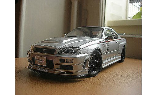 Nissan Skyline R34 GTR 1/18 Autoart nismo z-tune Z2 modellautos