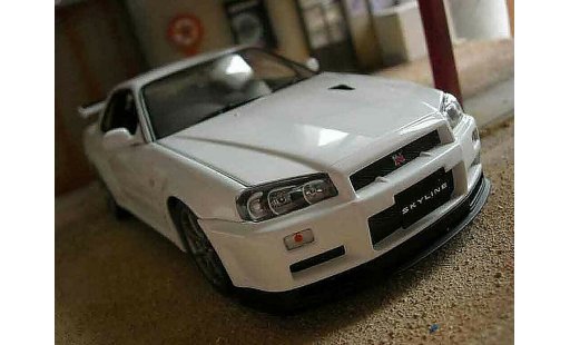 Nissan Skyline R34 1/18 Autoart gtr v-spec ii weiss modellautos