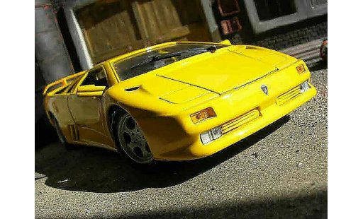 Lamborghini Diablo 1990 1/18 Maisto gelb modellautos