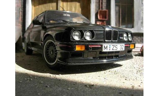 Bmw M3 Sport Evolution 1/18 Autoart E30 schwarz modellautos