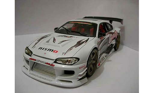 Nissan Silvia S15 1/18 Muscle Machines  modellautos
