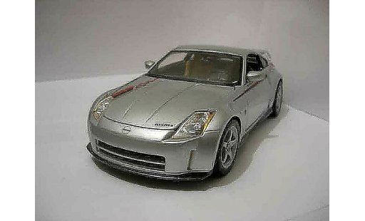 Nissan 350Z Base 1/18 Maisto Nismo  modellautos
