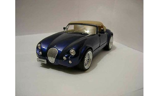 Wiesmann Roadster 1/18 Revell mf3 roadster modellautos