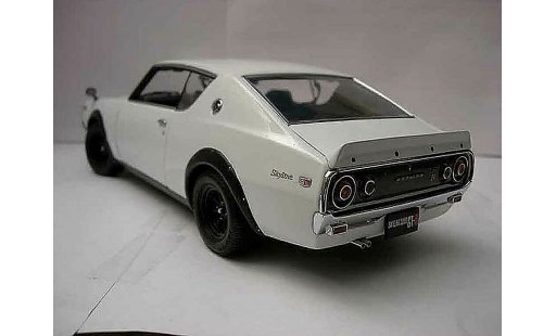 Nissan Skyline 2000 1/18 Kyosho gt-r street white kpgc 110 modellautos