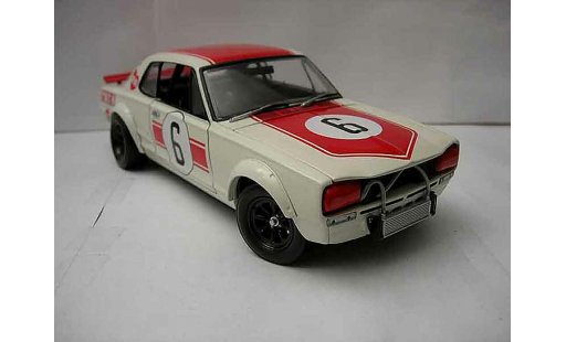 Nissan Skyline 2000 1/18 Kyosho gt-r kpgc10 #6 modellautos