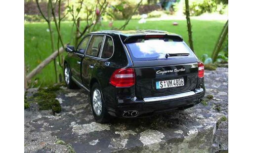Porsche Cayenne Turbo S 1/18 Norev schwarz 2007 modellautos