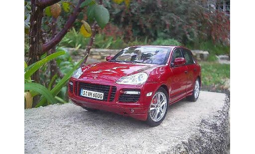 Porsche Cayenne GTS 1/18 Norev rot modellautos