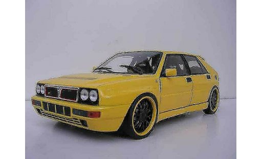 Lancia Delta HF Integrale 1/18 Kyosho evolution 2 gelb jantes bbs schwarzs modellautos