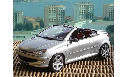 Peugeot 206 CC 1/18 Solido rc modellautos