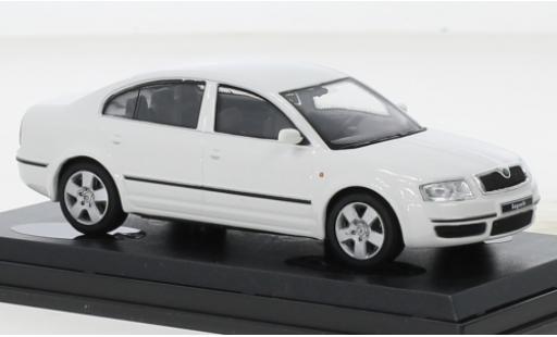 Modellautos Skoda Superb 1/43 Abrex blanche 2001 Skoda Superb 1/43 Abrex blanche 2001 modellautos
