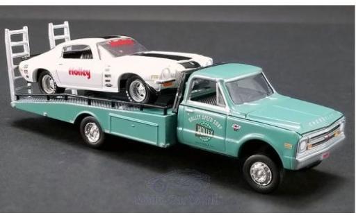 Chevrolet Camaro 1/64 ACME Z/28 weiss/grün Holley 1971 mit C-30 Ramp Truck modellautos