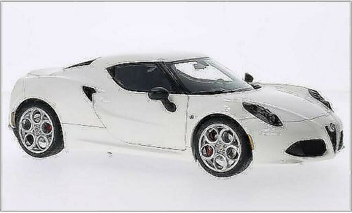 Alfa Romeo 4C coupe 1/18 Autoart mettalic weiss 2013 modellautos