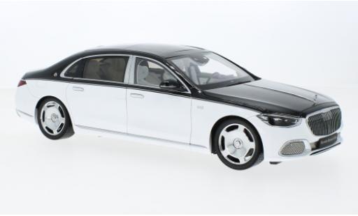 Modellautos Mercedes CLA 1/18 Almost Real Maybach S-classe noire/blanche 2021 Mercedes CLA 1/18 Almost Real Maybach S-classe noire/blanche 2021 modellautos