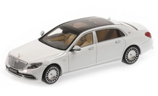 Modellautos Mercedes CLA 1/43 Almost Real Maybach Classe S weiss 2019 Mercedes CLA 1/43 Almost Real Maybach Classe S weiss 2019 modellautos