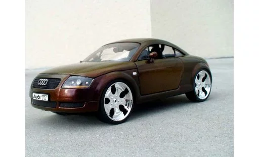 Audi TT coupe 1/18 Revell firefly peinture cameleon modellautos