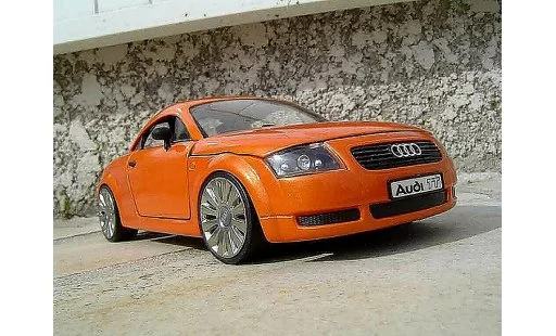 Audi TT coupe 1/18 Revell jantes audi a8 orange lamborghini modellautos