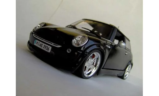 Mini Cooper D 1/18 Maisto west coast choppers modellautos