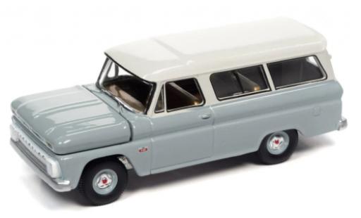 Modellautos Chevrolet Suburban 1/64 Auto World gris clair/blanche 1966 Chevrolet Suburban 1/64 Auto World gris clair/blanche 1966 modellautos