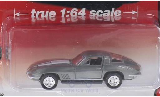 Chevrolet Corvette 1/64 Auto World StingRay 427 Special Version grau/weiss 1967 ohne Vitrine modellautos