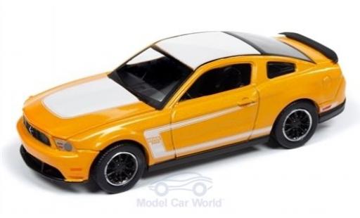 Ford Mustang 1/64 Auto World Boss 302 orange/weiss 2012 modellautos