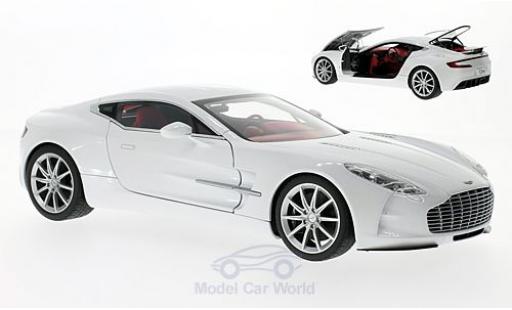 Aston Martin One 1/18 AUTOart ONE-77 mettalic weiss 2009 modellautos