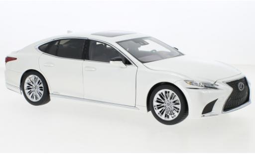 Modellautos Lexus LS 1/18 AUTOart 500h metallise weiss 2018 Lexus LS 1/18 AUTOart 500h metallise weiss 2018 modellautos