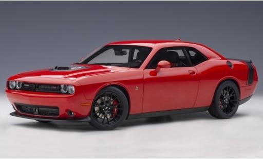 Modellautos Dodge Challenger 1/18 AUTOart 392 HEMI Scat Pack Shaker rot/schwarz 2018 Dodge Challenger 1/18 AUTOart 392 HEMI Scat Pack Shaker rot/schwarz 2018 modellautos