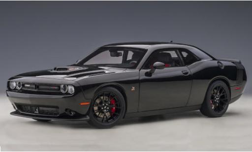 Modellautos Dodge Challenger 1/18 AUTOart 392 HEMI Scat Pack Shaker schwarz/matt-schwarz 2018 Dodge Challenger 1/18 AUTOart 392 HEMI Scat Pack Shaker schwarz/matt-schwarz 2018 modellautos