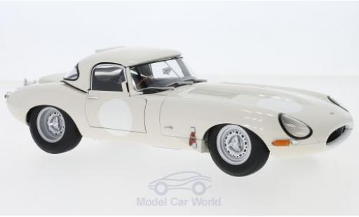 Modellautos Jaguar E-Type 1/18 AUTOart Lightweight weiss RHD mit abnehmbarem Dach Jaguar E-Type 1/18 AUTOart Lightweight weiss RHD mit abnehmbarem Dach modellautos