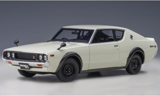 Modellautos Nissan Skyline 1/18 AUTOart 2000 GT-R (KPGC110) weiss RHD 1973 Nissan Skyline 1/18 AUTOart 2000 GT-R (KPGC110) weiss RHD 1973 modellautos