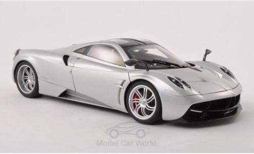 Modellautos Pagani Huayra 1/18 AUTOart mettalic grau 2011 Pagani Huayra 1/18 AUTOart mettalic grau 2011 modellautos