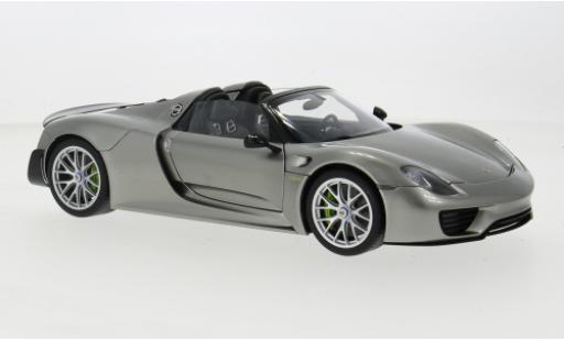 Modellautos Porsche 918 1/18 AUTOart Spyder Weissach Package silber 1:18 Porsche 918 1/18 AUTOart Spyder Weissach Package silber 1:18 modellautos