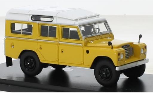 Land Rover 109 1/43 AutoCult Autocult/Avenue 43 Series III gelb/weiss 1975 1:43 modellautos